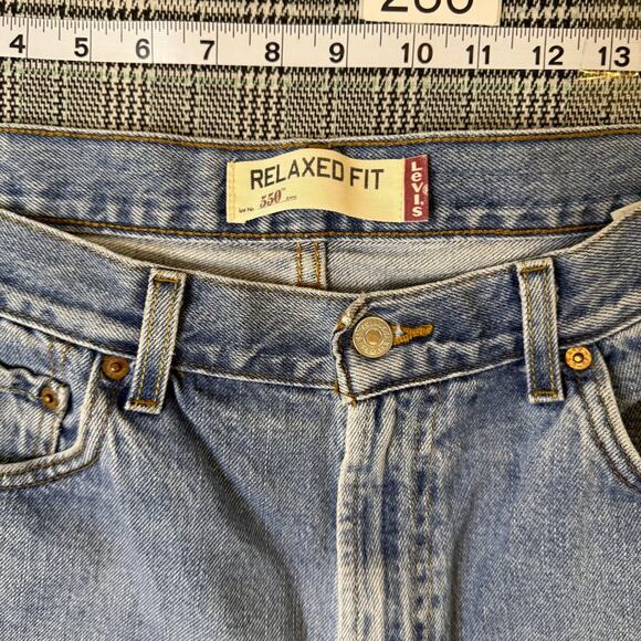 Levi's 550 Men's Jeans Light Wash Denim Relaxed Fit Size 36x32 - Picture 5 of 10